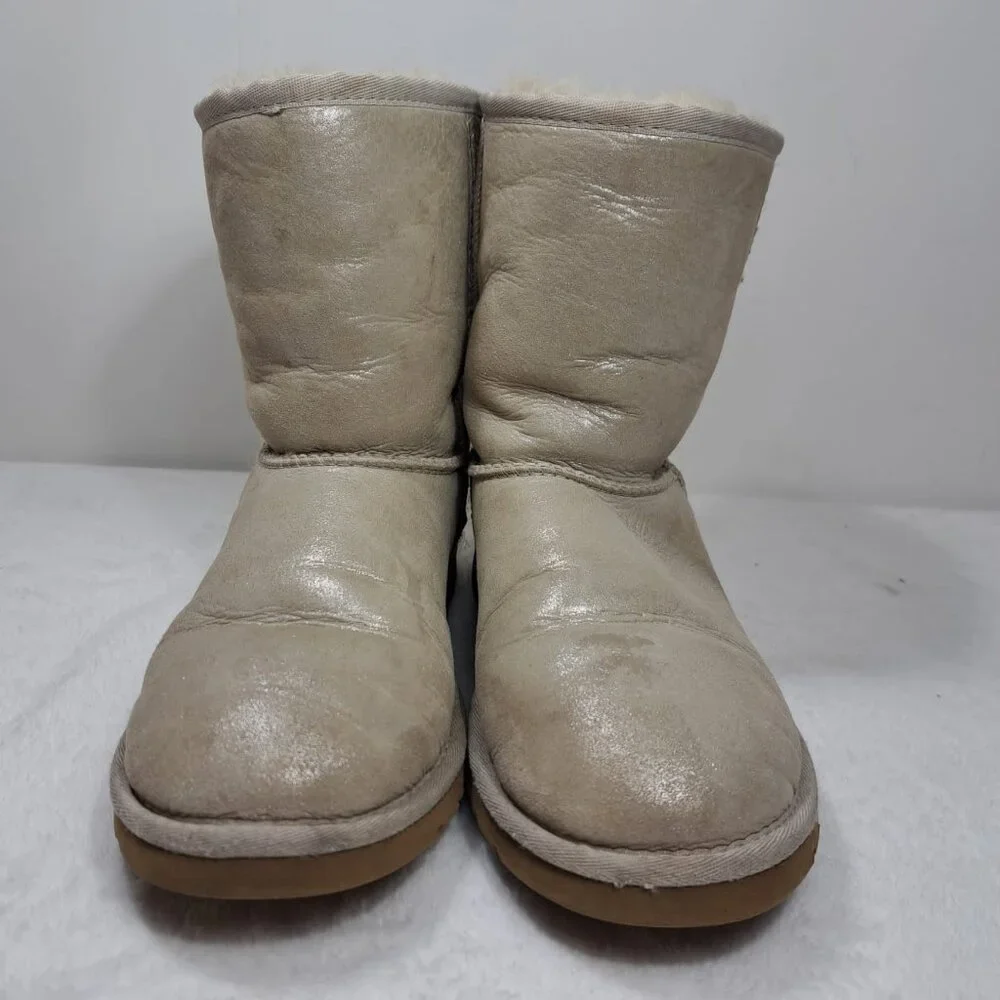 UGG‎ Australia Women's Size 6 Classic Short Gray Boots S/N 1000792
